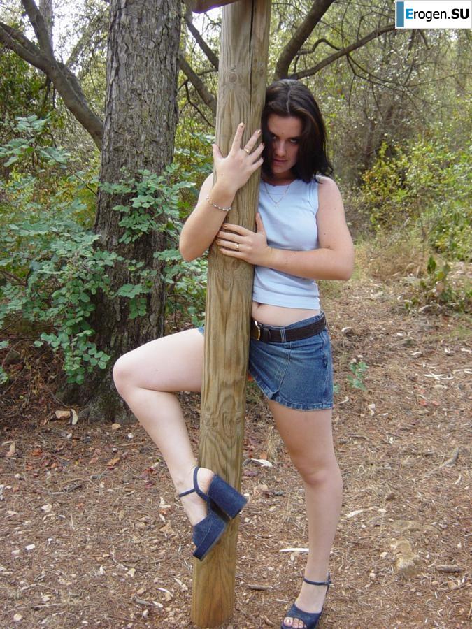 Low-handed brunette. Part 2. Slide 31