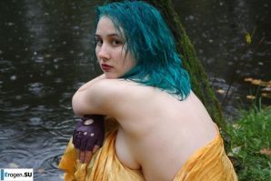 Eve in the park. Thumb 24