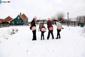 Голландские нудистки зимой. Часть 2. Эскиз 15