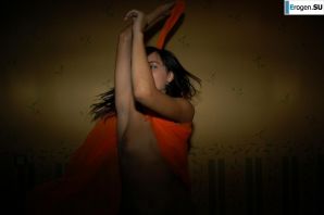 Домашняя фотосессия брюнетки. Эскиз 26
