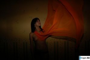 Домашняя фотосессия брюнетки. Эскиз 35