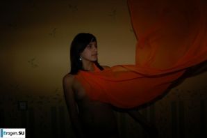 Домашняя фотосессия брюнетки. Эскиз 37