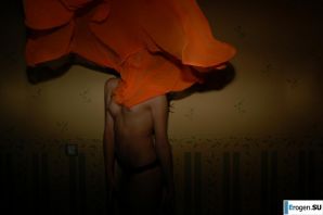 Домашняя фотосессия брюнетки. Эскиз 42