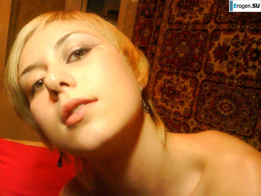 Girl and Carpet. Photo 32