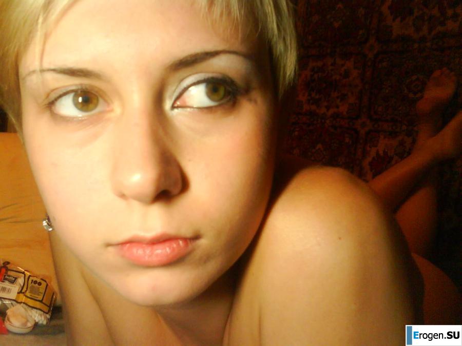 Girl and Carpet. Photo 34