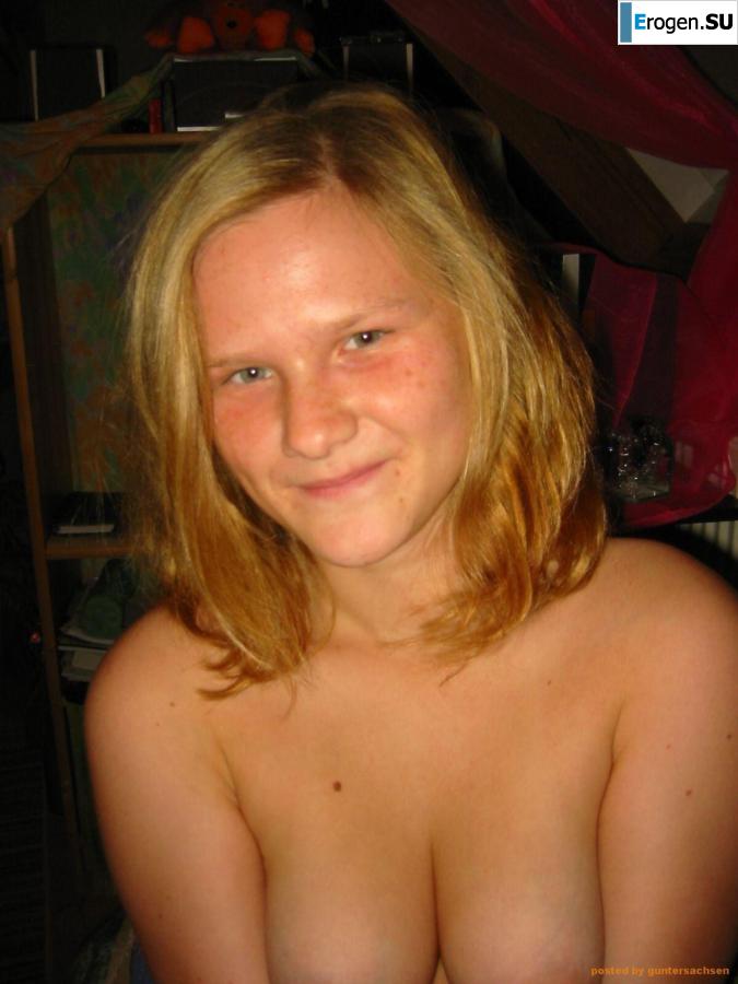 Home photo session of the red bbw. Slide 20