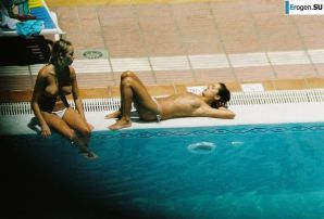 Girls sunbathe topless near the pool. Part 3. Thumb 28
