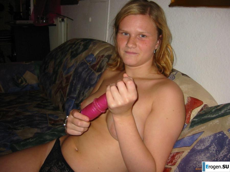 Home photo session of the red bbw. Part 3. Slide 32