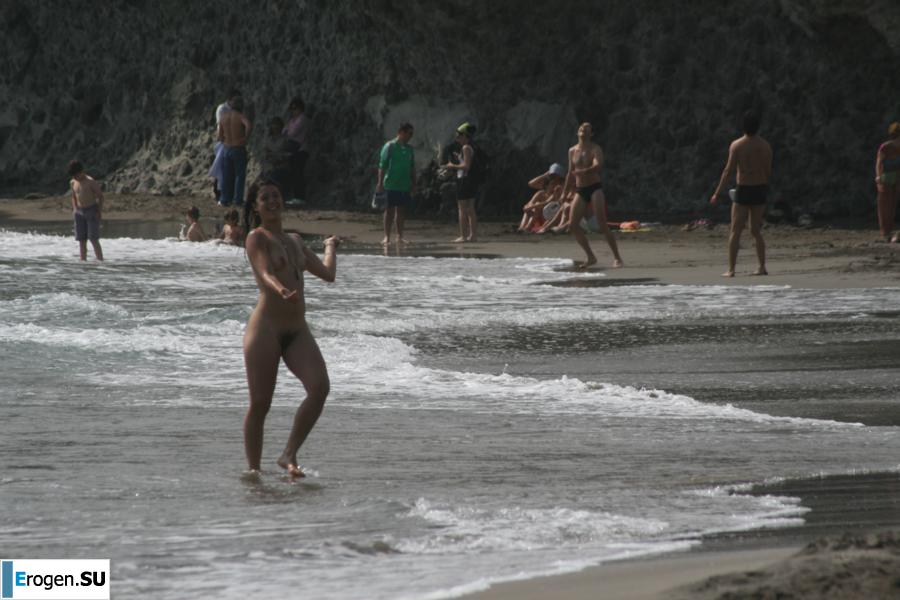 And again hippies. Now on the beach. Part 5. Slide 10