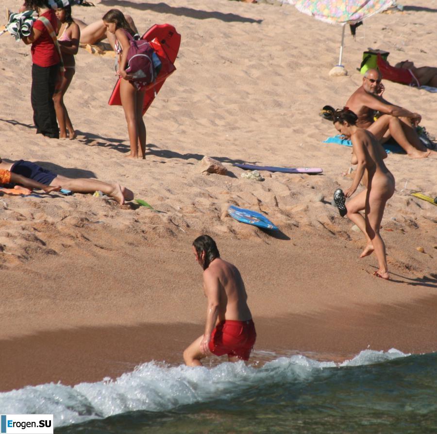 And again hippies. Now on the beach. Part 5. Slide 17