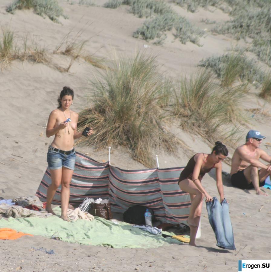 And again hippies. Now on the beach. Part 5. Slide 22