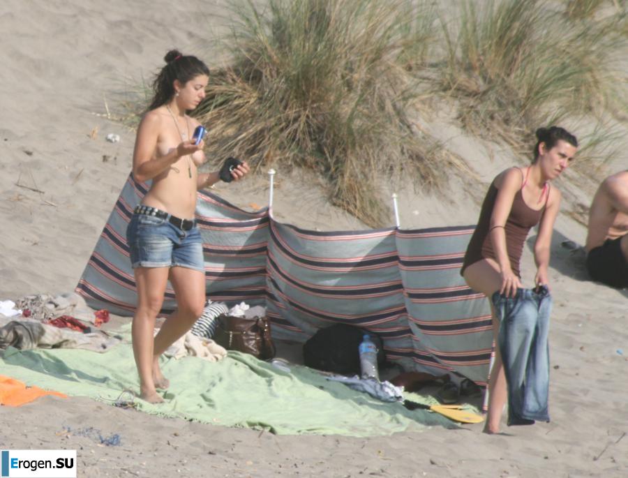 And again hippies. Now on the beach. Part 5. Slide 23