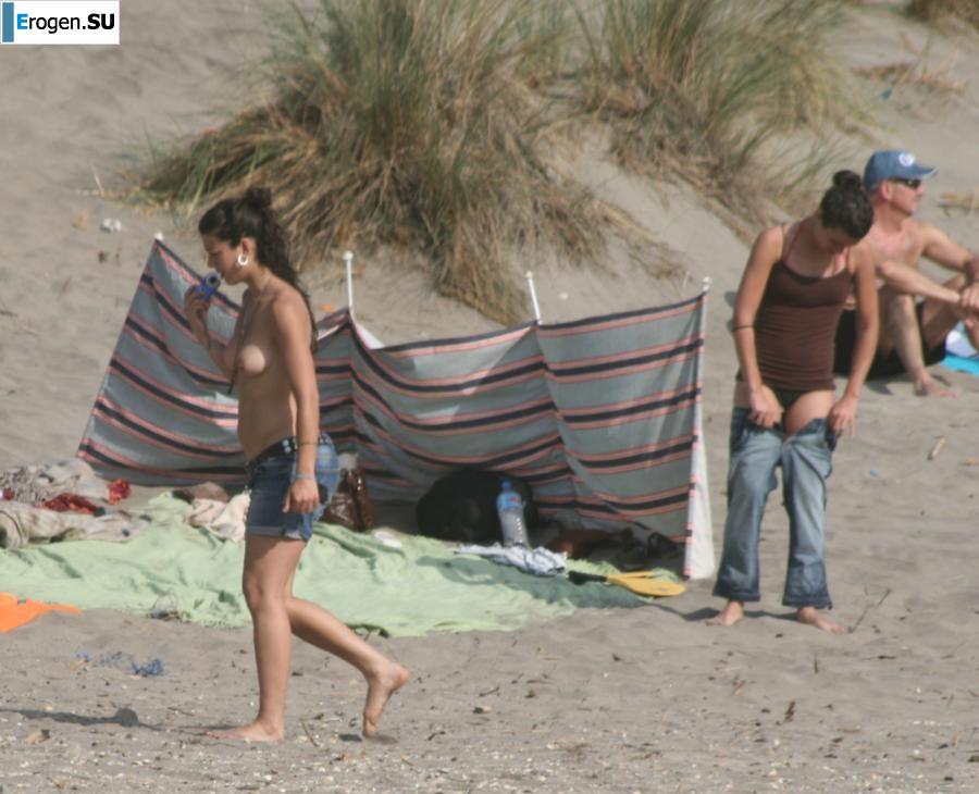 And again hippies. Now on the beach. Part 5. Slide 25