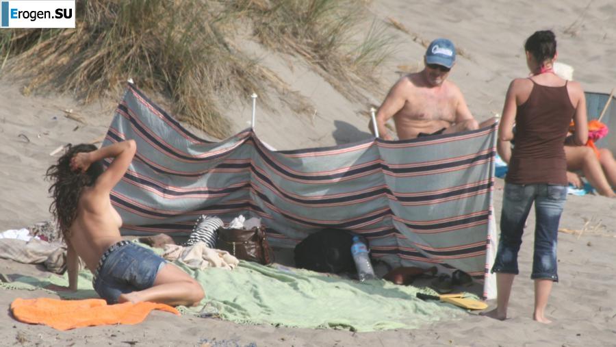 And again hippies. Now on the beach. Part 5. Slide 26