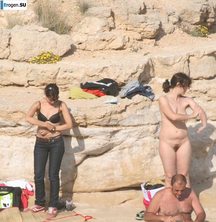 And again hippies. Now on the beach. Part 5. Slide 31