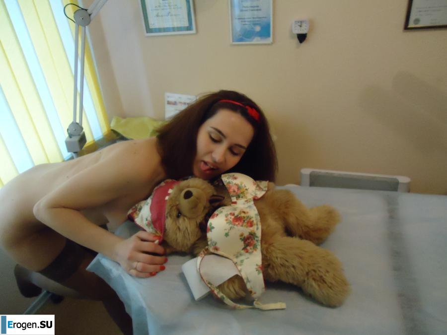 photoshoot with a bear. Slide 14