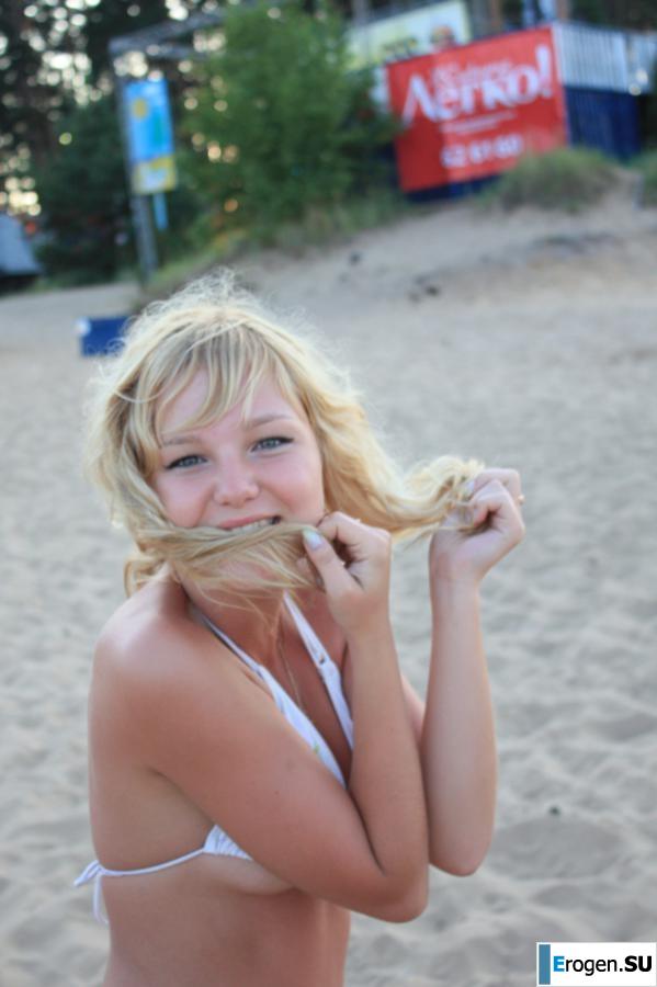 Beautiful Graduate. Photo 35
