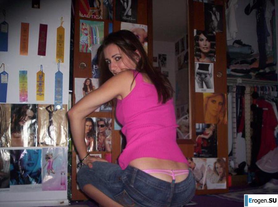 Beautiful Bulgarian posing at home and on the beach. Part 2. Photo 20