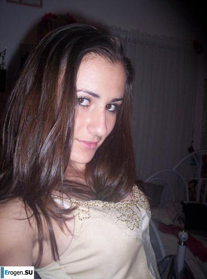 Beautiful Bulgarian posing at home and on the beach. Part 2. Photo 29