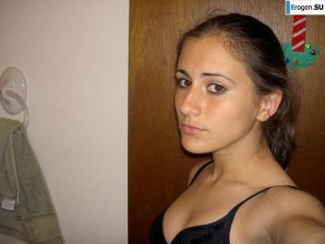 A beautiful Bulgarian posing at home and on the beach. Part 3. Thumb 16
