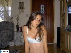 A beautiful Bulgarian posing at home and on the beach. Part 3. Thumb 19