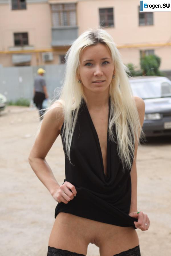 Nastya from Samara walks around the city and shows herself. Photo 35
