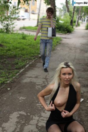 Настя из Самары ходит по городу и показывает себя. Часть 2. Эскиз 20