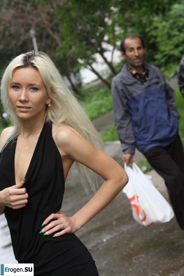 Nastya from Samara walks around the city and shows herself. Part 3. Photo 15