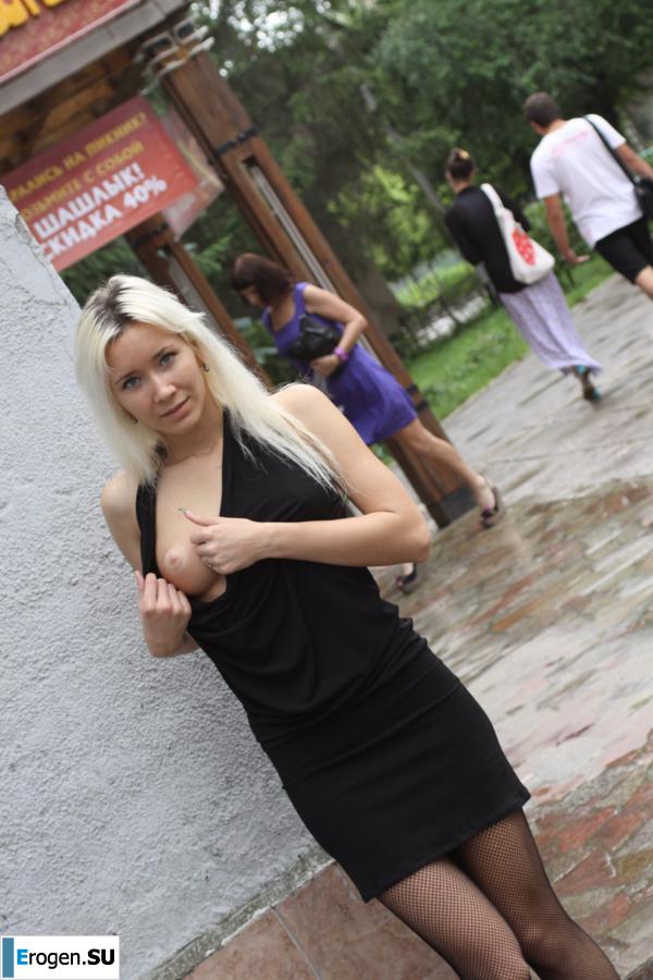 Nastya from Samara walks around the city and shows herself. Part 3. Photo 29