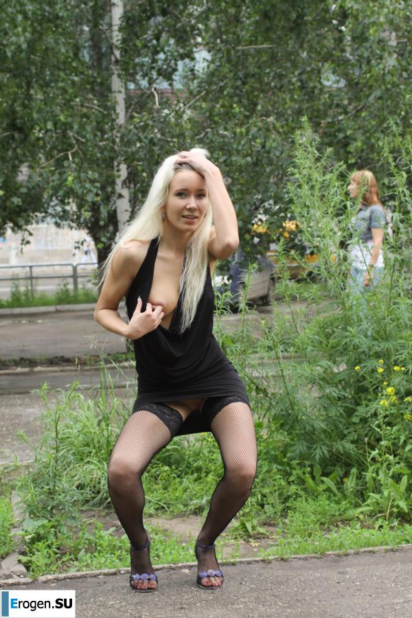Nastya from Samara walks around the city and shows herself. Part 3. Photo 33