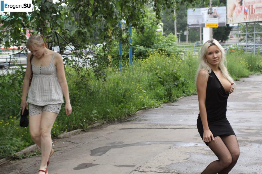 Nastya from Samara walks around the city and shows herself. Part 4. Photo 7