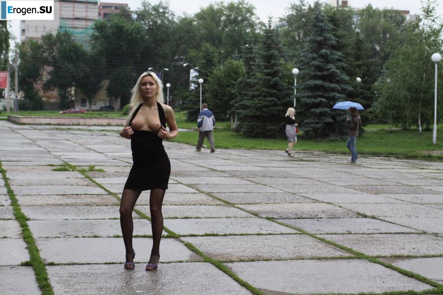 Настя из Самары ходит по городу и показывает себя. Часть 5. Фото 36