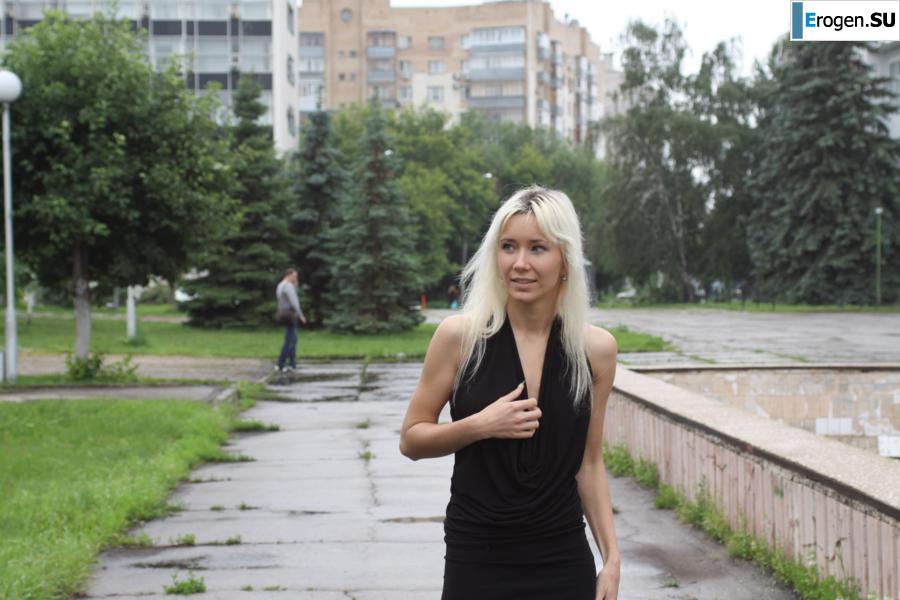 Nastya from Samara walks around the city and shows herself. Part 6. Photo 12