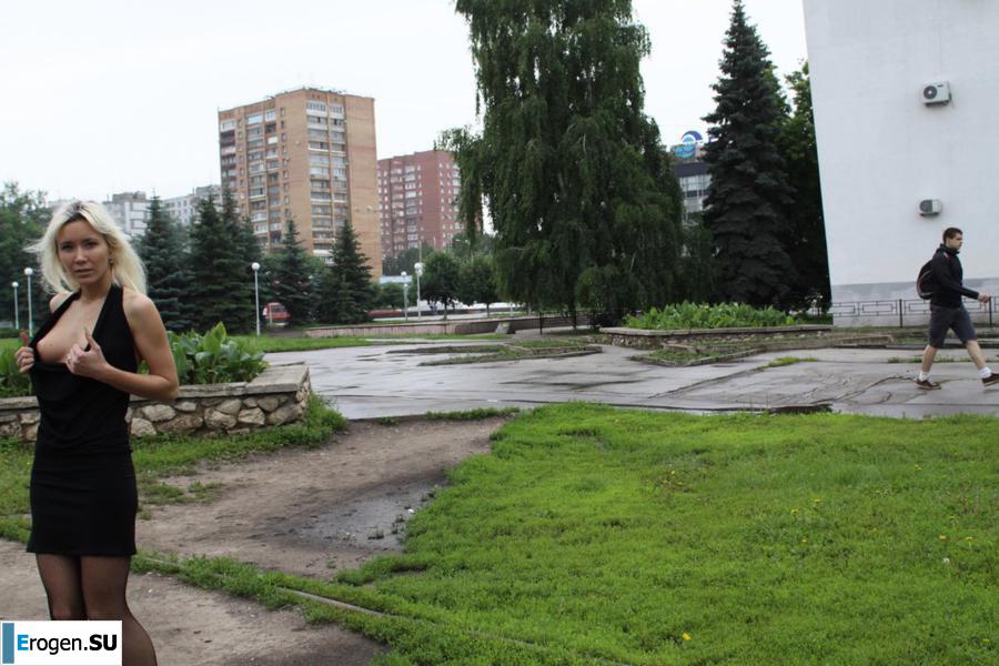 Nastya from Samara walks around the city and shows herself. Part 6. Photo 34