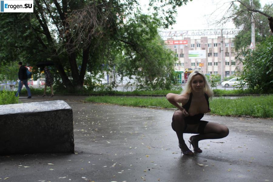 Nastya from Samara walks around the city and shows herself. Part 12. Photo 38