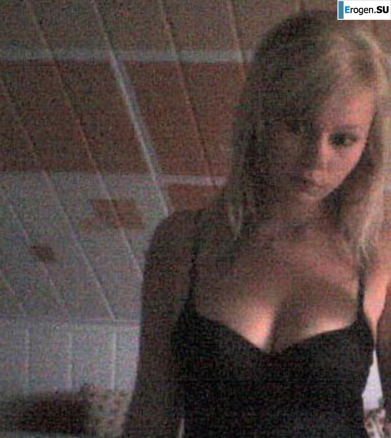 Busty Blonde. Photo 10