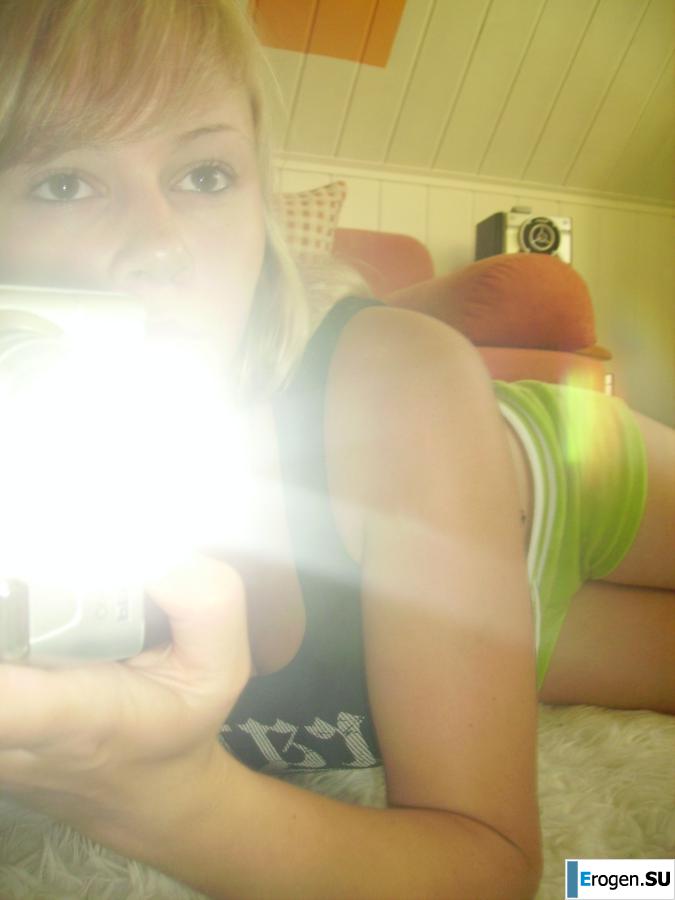 Busty Blonde. Photo 11
