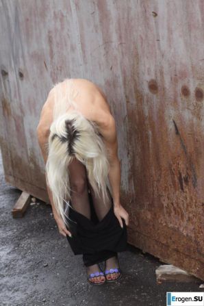 Nastya from Samara walks around the city and shows herself. Part 15. Thumb 24
