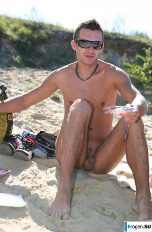 Three nudists on the river bank. Thumb 16