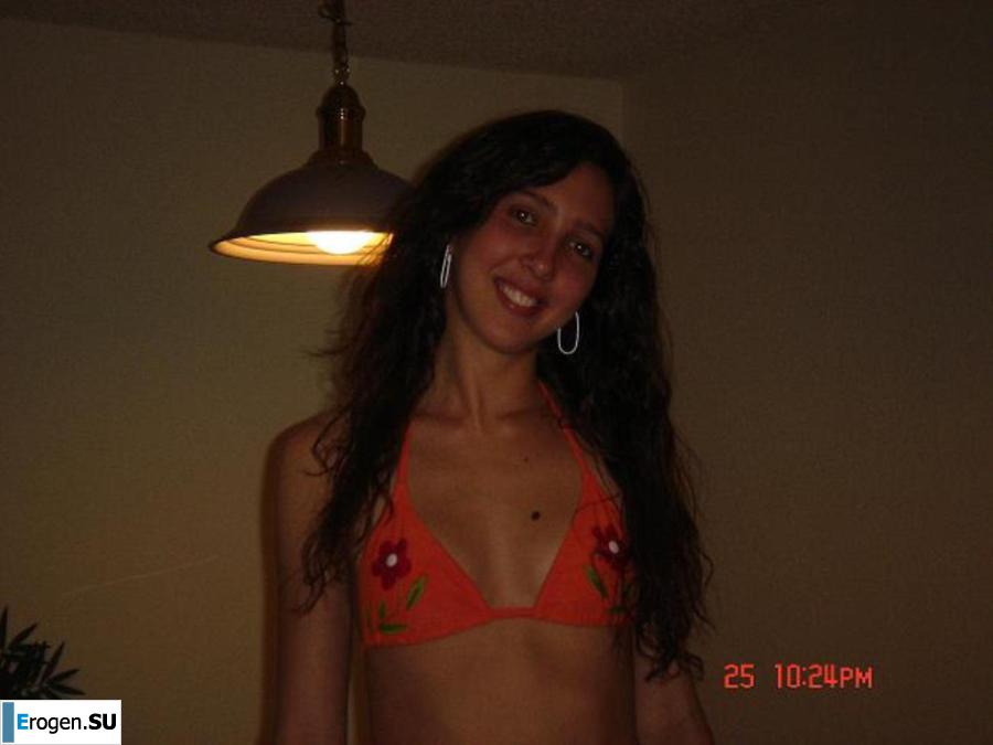 Smiling brunette with everlasting nipples. Part 5. Photo 28