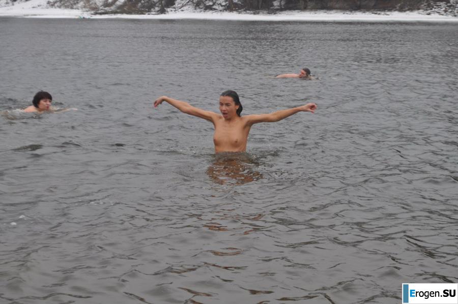 Ukrainian nudists in winter. Photo 10