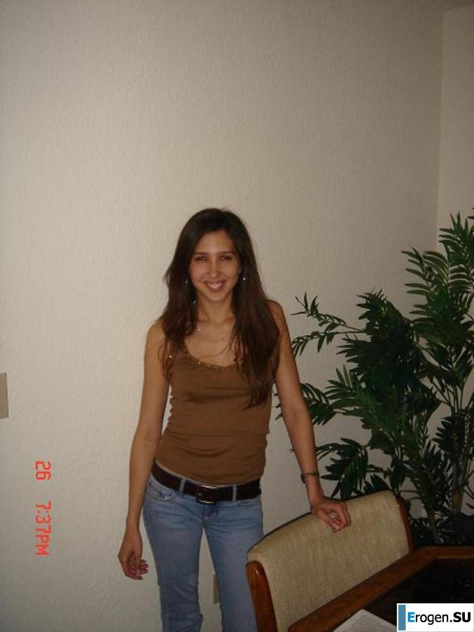 Smiling brunette with everlasting nipples. Part 6. Photo 18