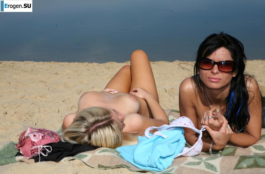 Three nudists on the riverbank. Part 5. Slide 19