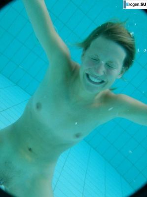underwater girls. Thumb 7