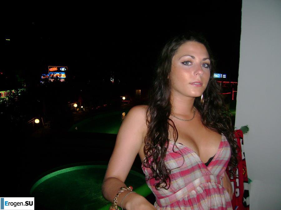 Brunette with pigtails. Photo 35