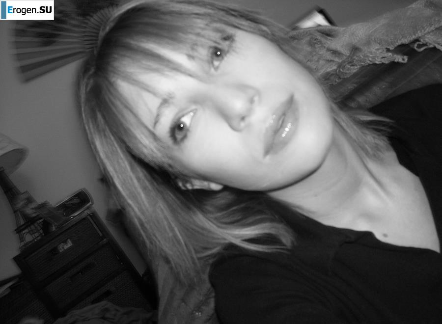 Posing for a friend. Photo 37