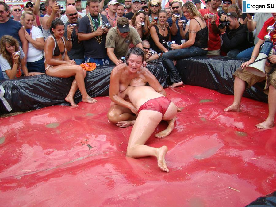Women's Show Wrestling. Photo 48