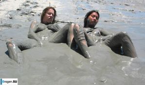 Naked in the Mud. Thumb 35