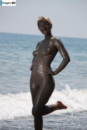 Naked in the Mud. Thumb 6