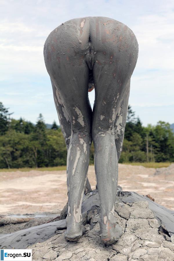 Naked in the Mud. Part 2. Photo 21
